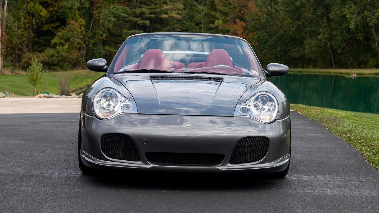 2002 Porsche 996 Carrera 4 - Image 9 of 31