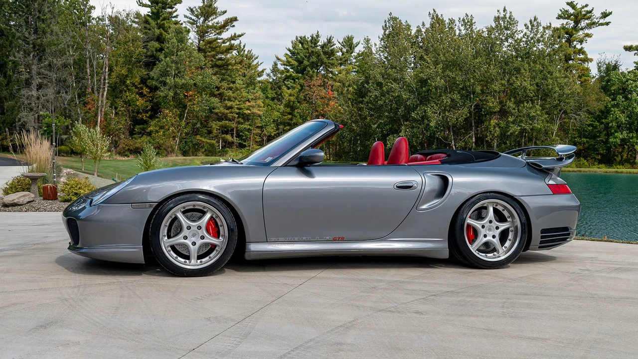 2002 Porsche 996 Carrera 4 - Image 26 of 31