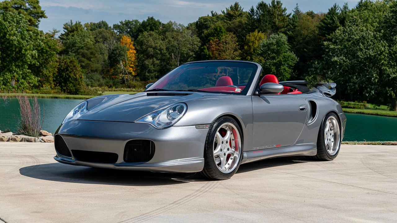 2002 Porsche 996 Carrera 4 - Image 15 of 31