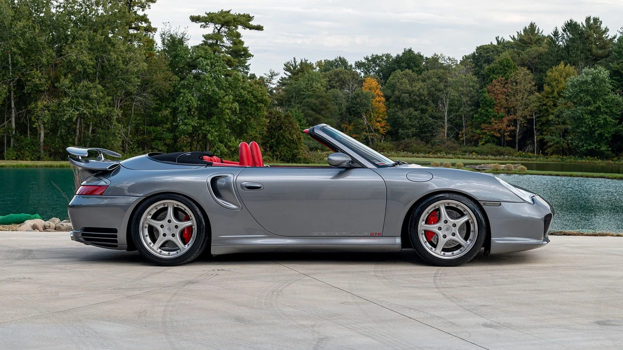 2002 Porsche 996 Carrera 4 - Image 25 of 31