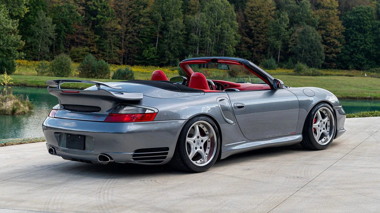 2002 Porsche 996 Carrera 4 - Image 4 of 31