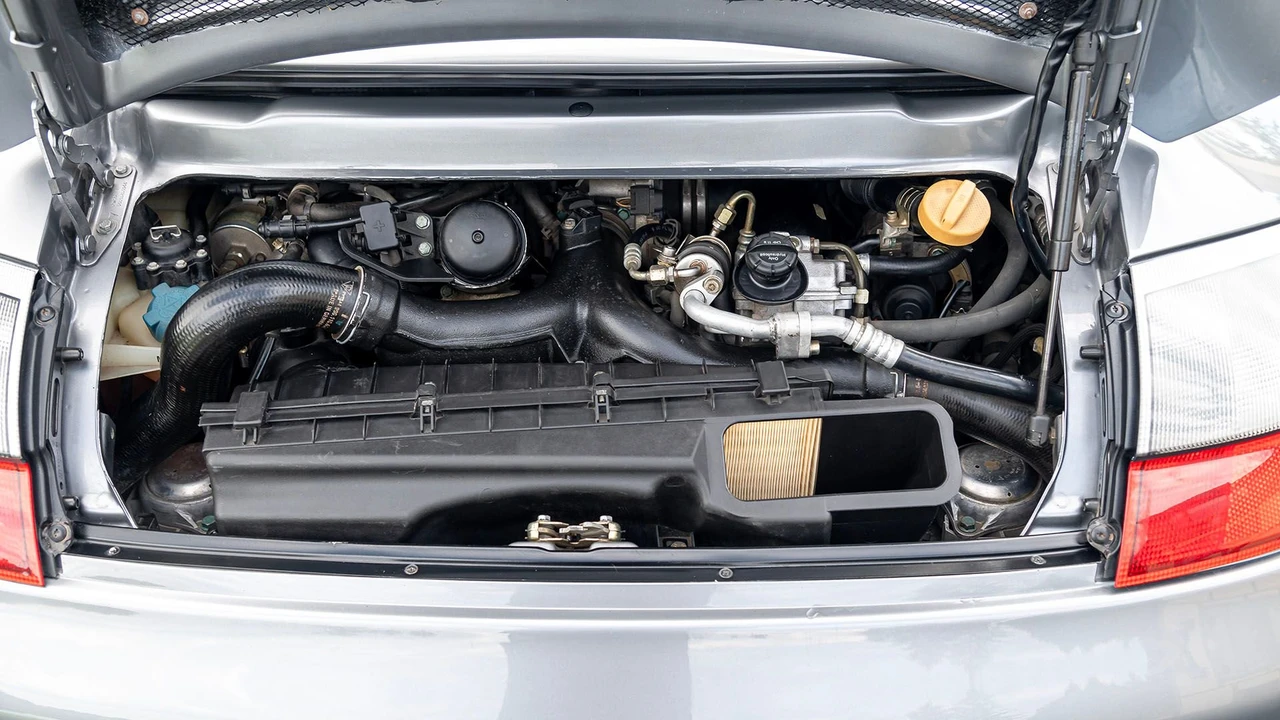 2002 Porsche 996 Carrera 4 - Image 7 of 31