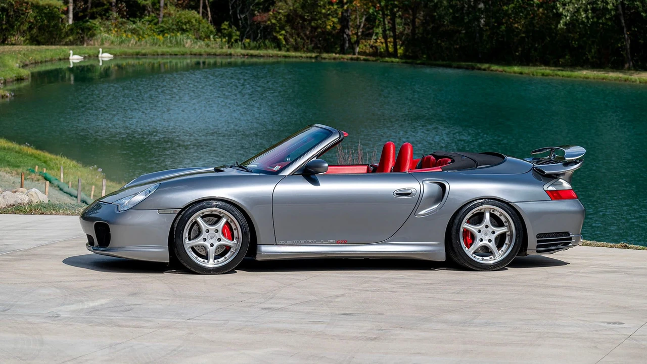 2002 Porsche 996 Carrera 4 - Image 21 of 31