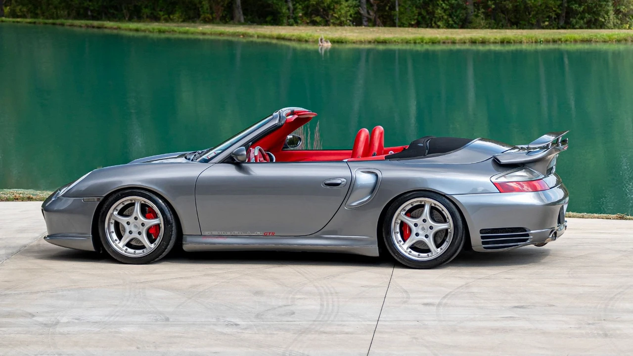 2002 Porsche 996 Carrera 4 - Image 18 of 31
