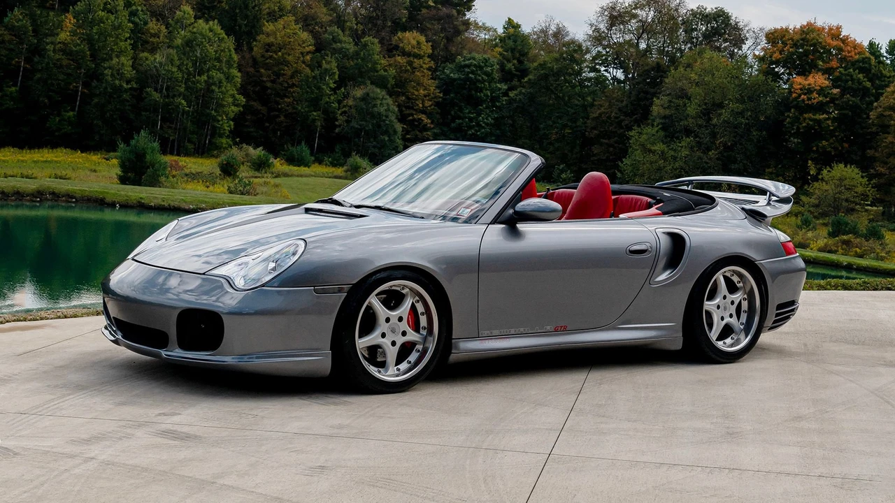 2002 Porsche 996 Carrera 4 - Image 12 of 31