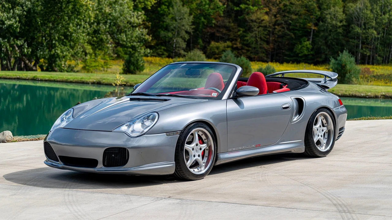 2002 Porsche 996 Carrera 4 - Image 19 of 31