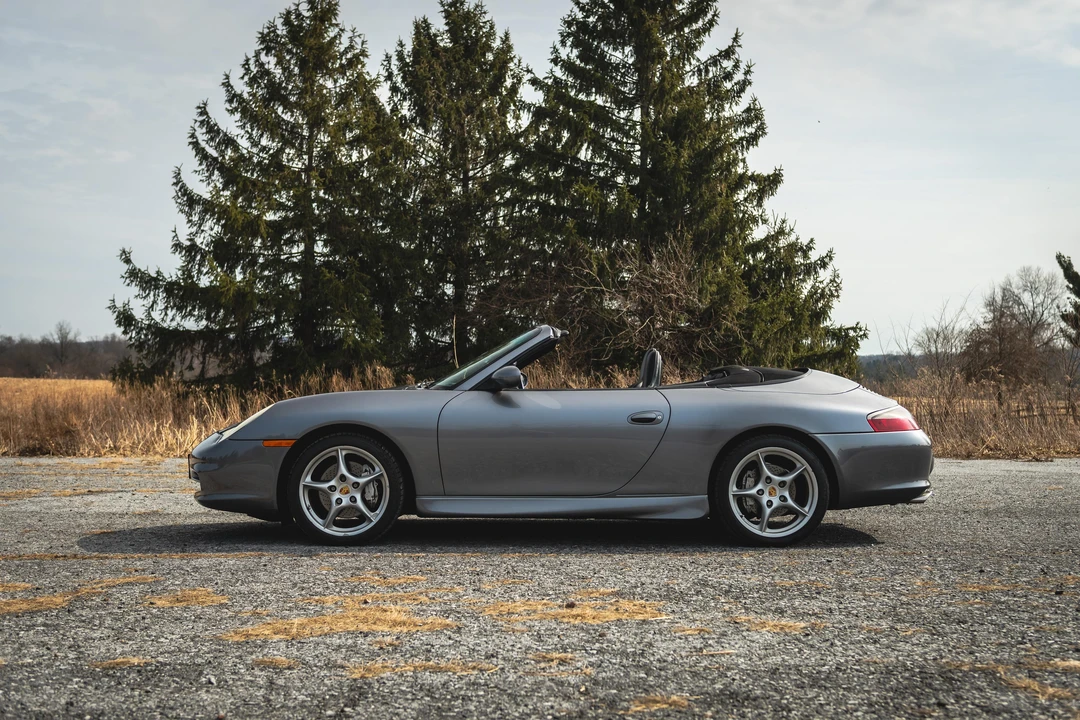2002 Porsche 996 Carrera 4 - Image 17 of 31