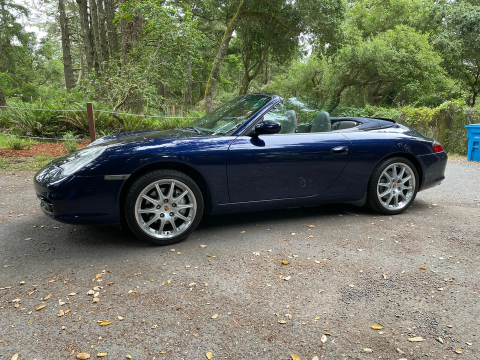 2002 Porsche 996 Carrera 4 - Image 9 of 31