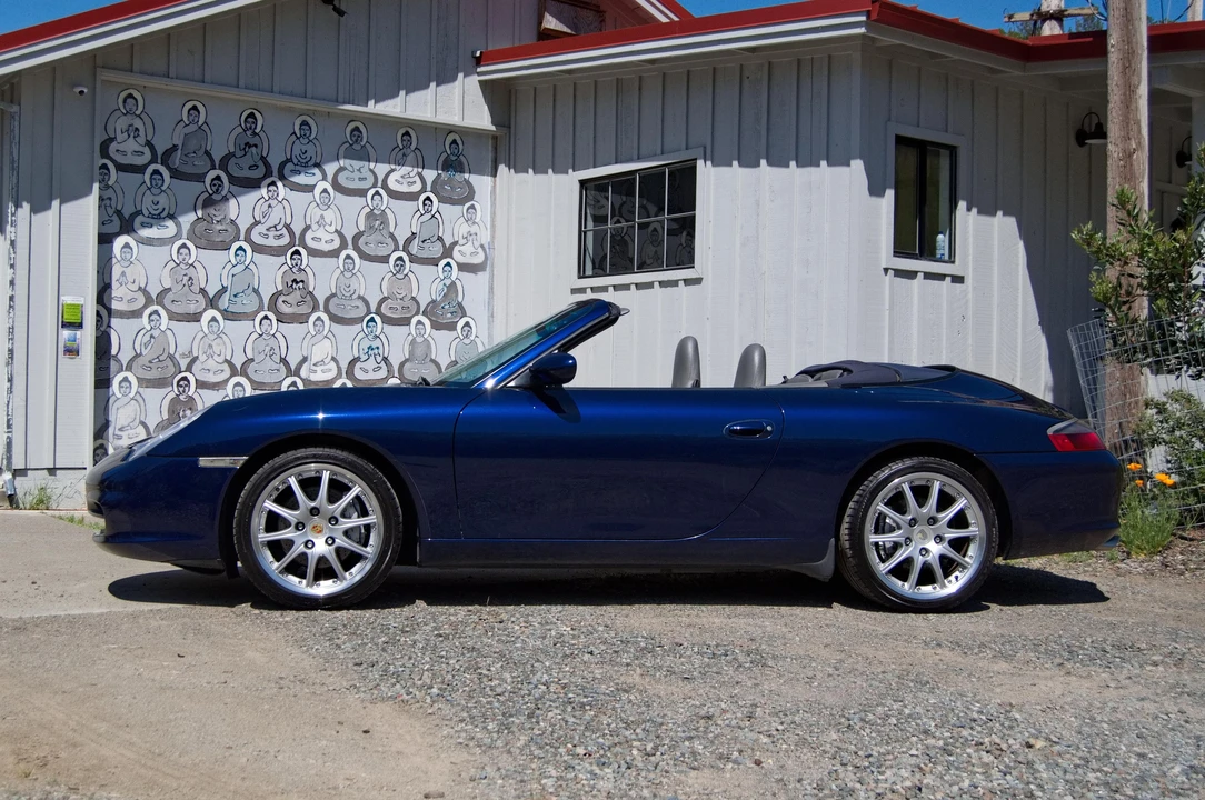 2002 Porsche 996 Carrera 4 - Image 11 of 31