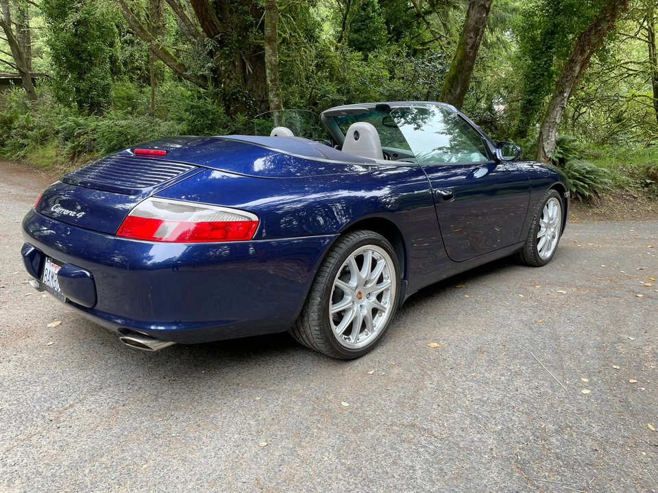 2002 Porsche 996 Carrera 4 - Image 19 of 31