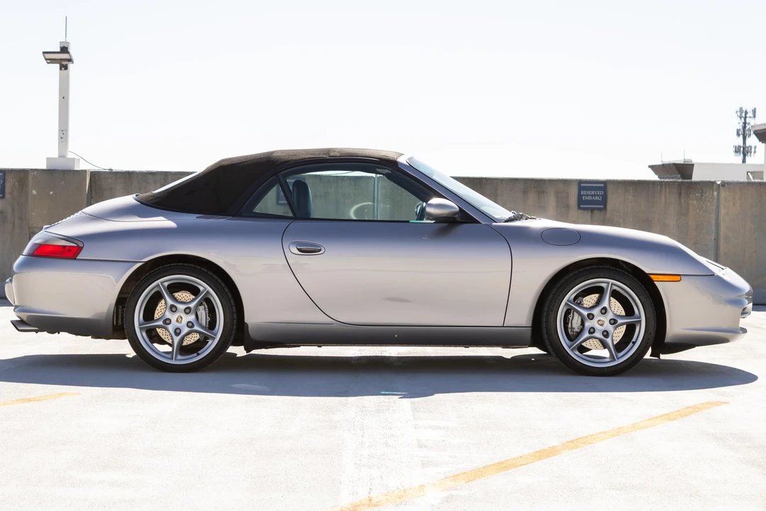 2002 Porsche 996 Carrera 4 - Image 16 of 31