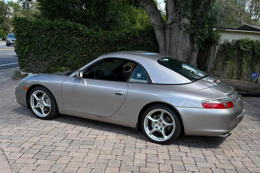 2002 Porsche 996 Carrera 4 - Image 18 of 31