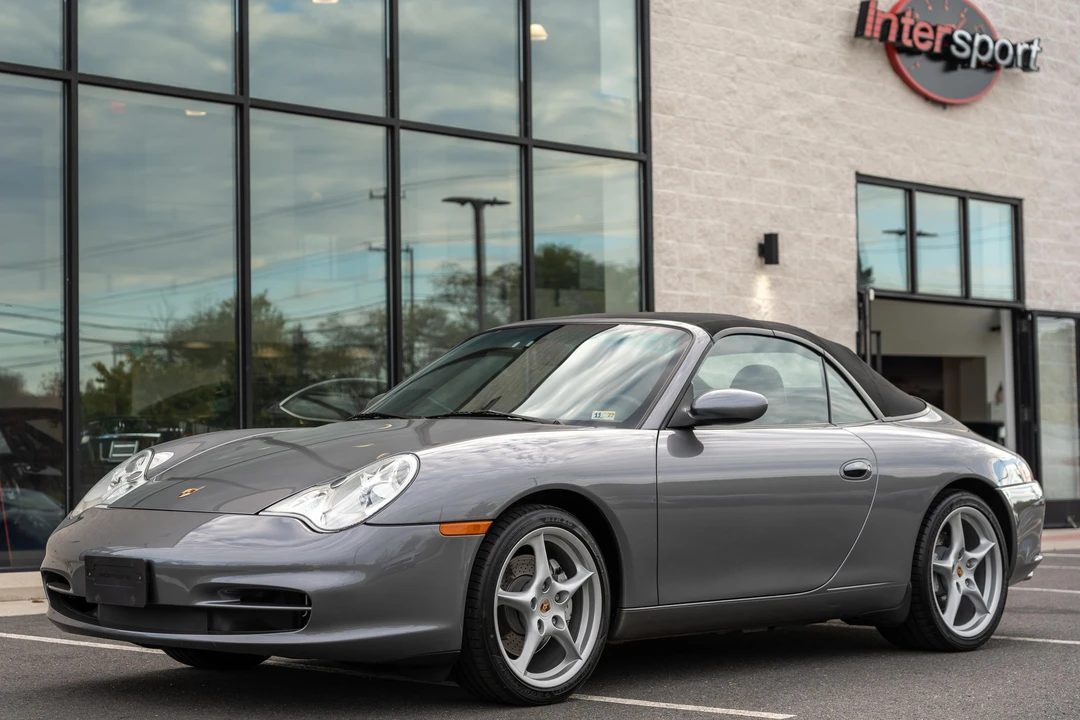2002 Porsche 996 Carrera 4 - Image 12 of 31