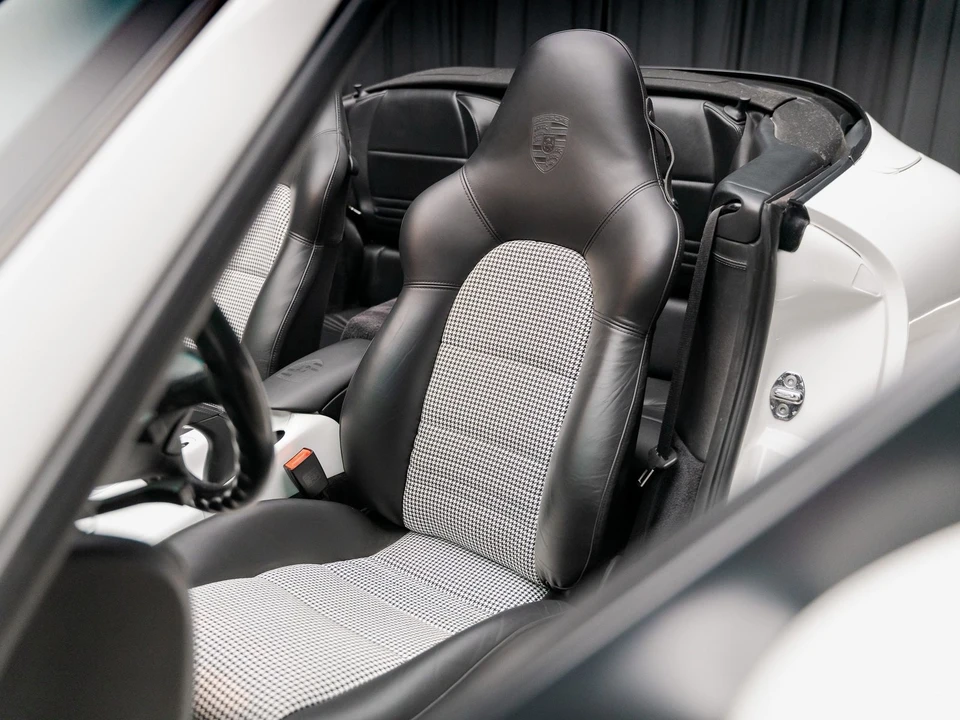 2002 Porsche 996 Carrera 4 - Image 4 of 12