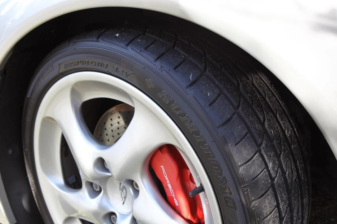 2002 Porsche 996 Carrera 4S - Image 24 of 31