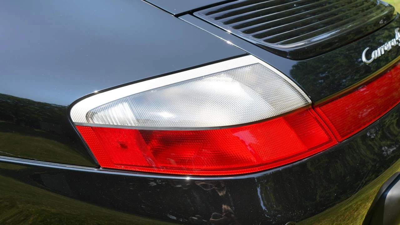 2002 Porsche 996 Carrera 4S - Image 15 of 31