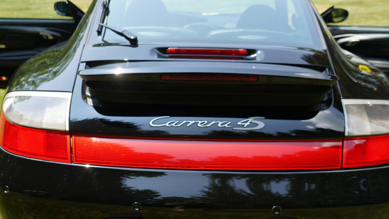 2002 Porsche 996 Carrera 4S - Image 16 of 31