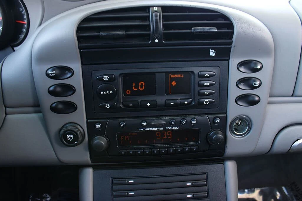 2002 Porsche 996 Carrera 4S - Image 25 of 31