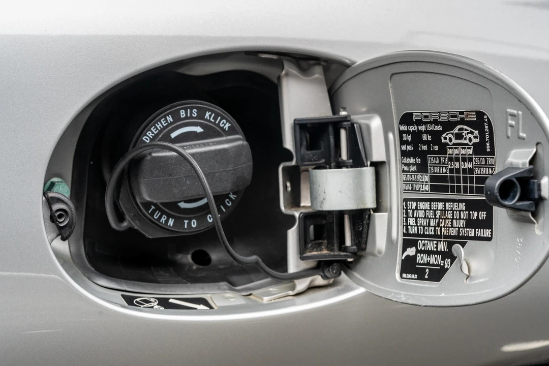 2002 Porsche 996 Carrera 4S - Image 11 of 31