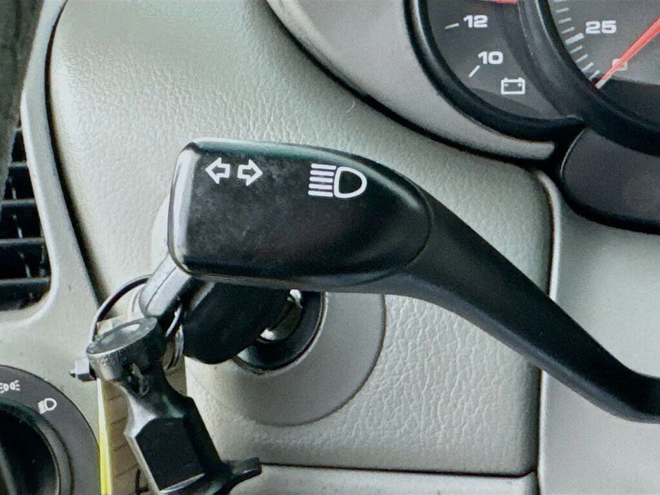 2002 Porsche 996 Carrera - Image 13 of 31
