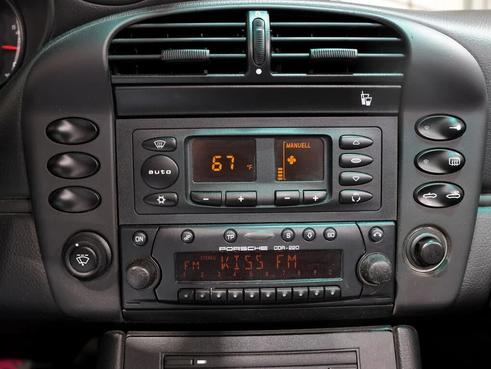 2002 Porsche 996 Carrera - Image 11 of 31