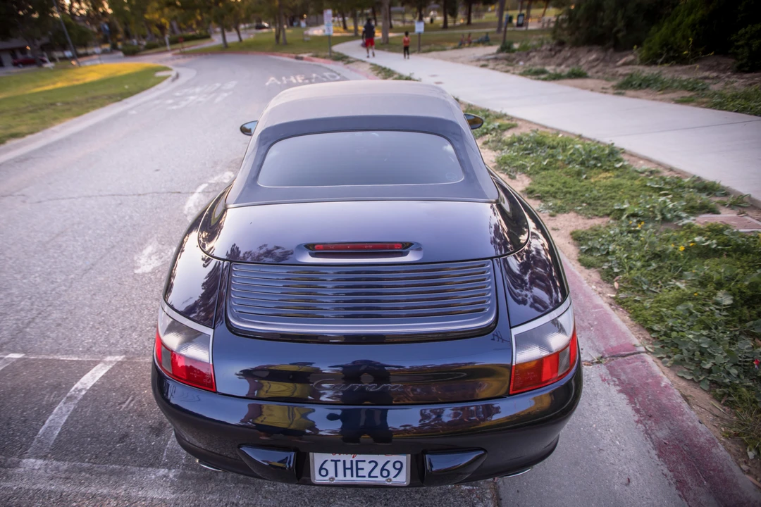 2002 Porsche 996 Carrera - Image 23 of 31