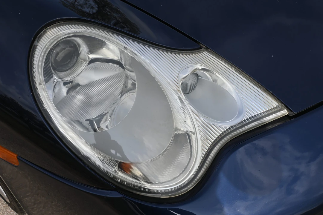 2002 Porsche 996 Carrera - Image 28 of 31