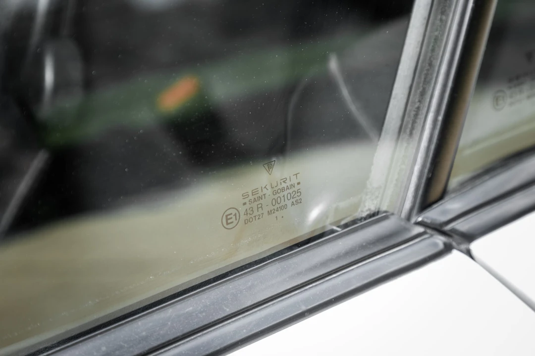 2002 Porsche 996 Carrera - Image 26 of 31