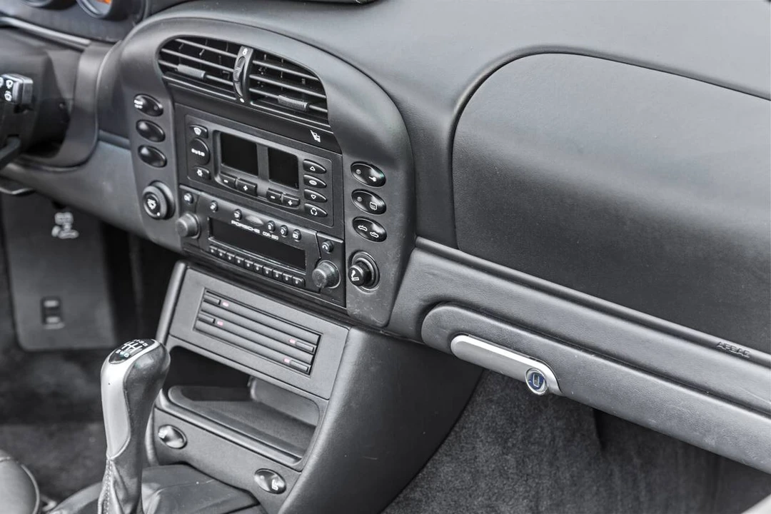 2002 Porsche 996 Carrera - Image 11 of 23