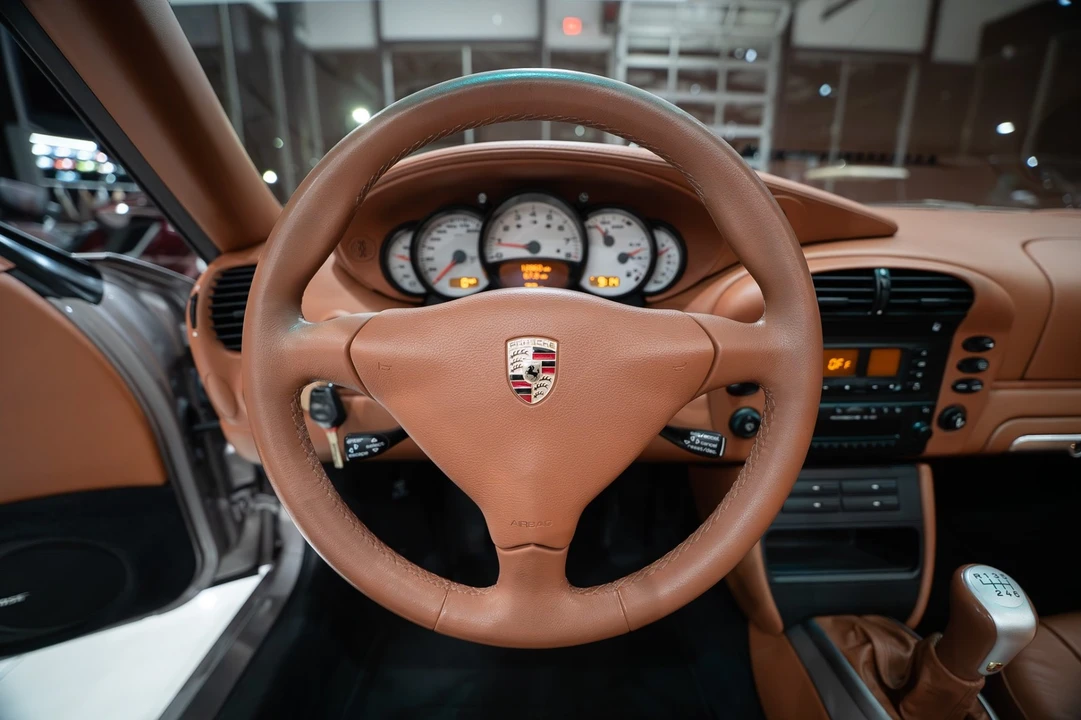 2002 Porsche 996 Carrera - Image 11 of 31