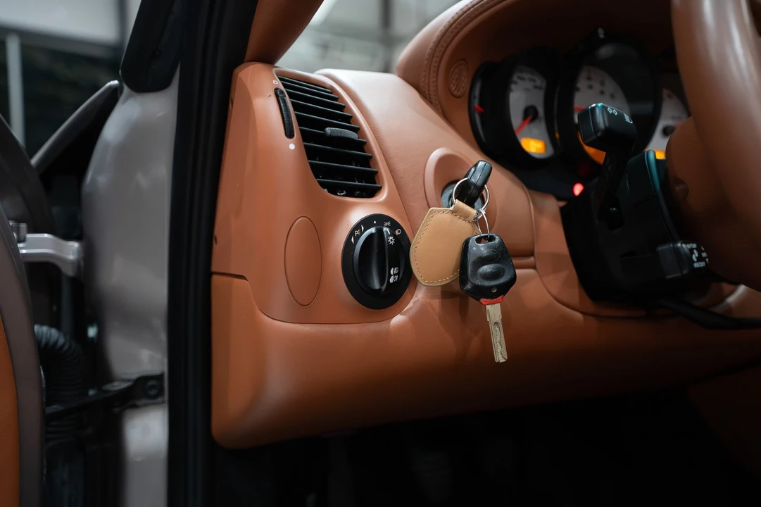 2002 Porsche 996 Carrera - Image 10 of 31