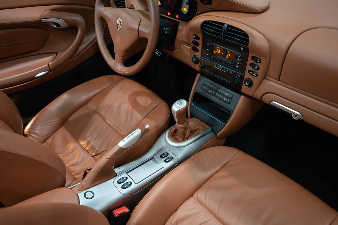 2002 Porsche 996 Carrera - Image 26 of 31
