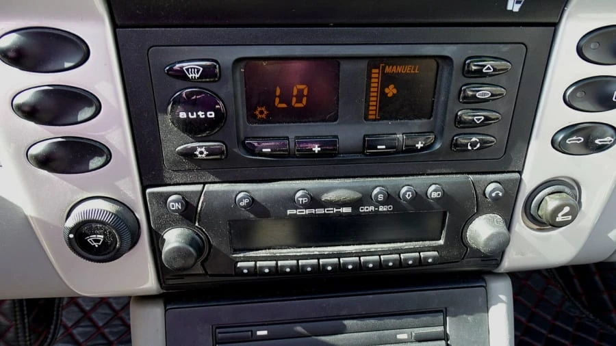 2002 Porsche 996 Carrera - Image 25 of 31