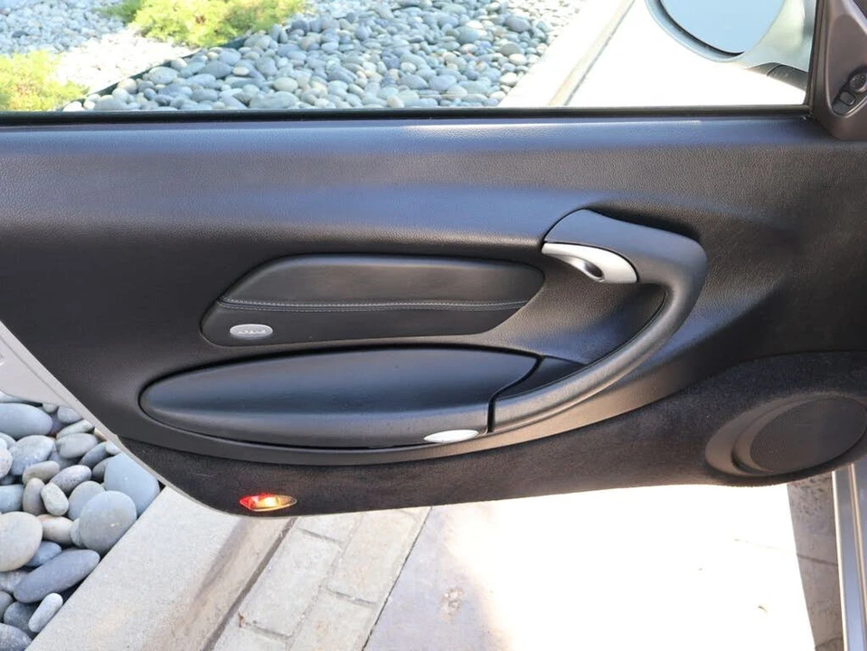 2002 Porsche 996 Carrera - Image 16 of 18