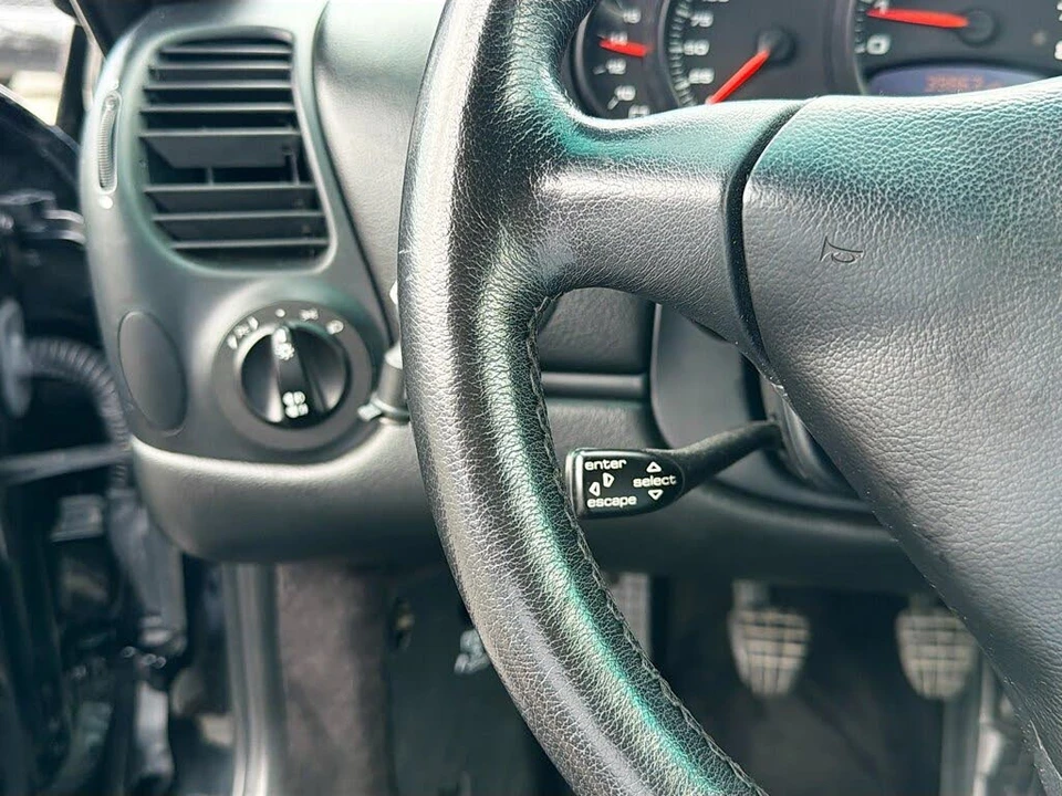 2002 Porsche 996 Carrera - Image 29 of 31