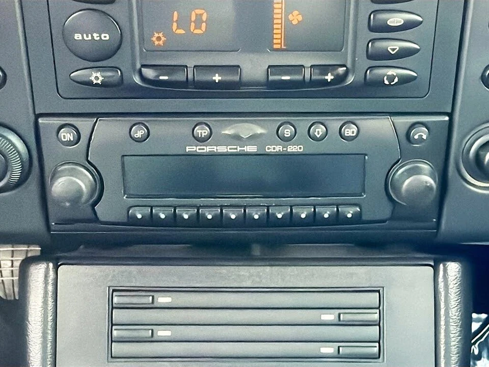 2002 Porsche 996 Carrera - Image 25 of 31