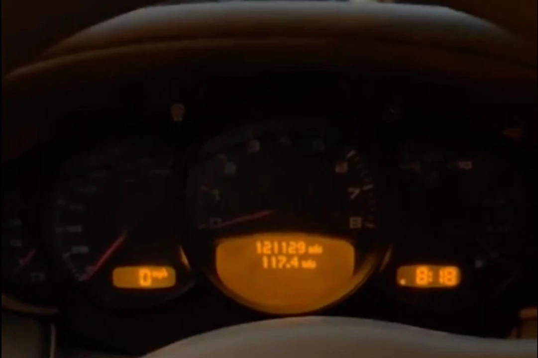2002 Porsche 996 Carrera - Image 24 of 31