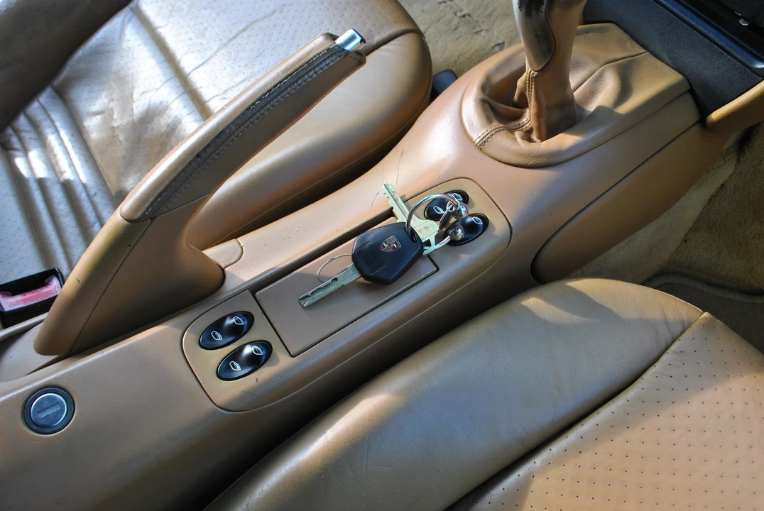 2002 Porsche 996 Carrera - Image 28 of 31
