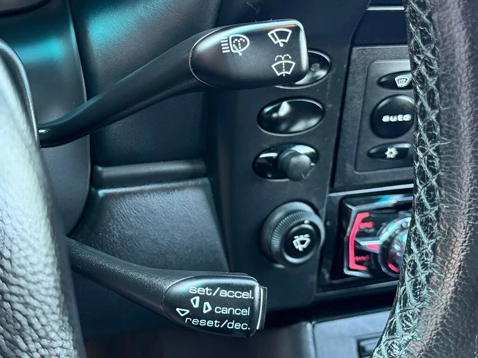 2002 Porsche 996 Carrera - Image 29 of 31