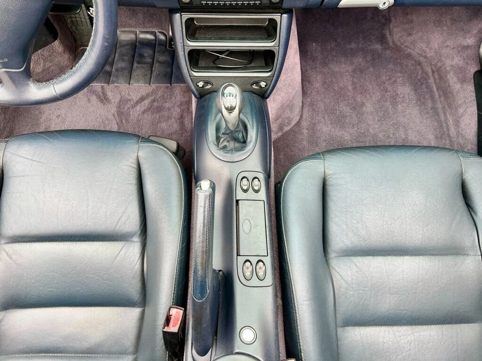 2002 Porsche 996 Carrera - Image 27 of 31