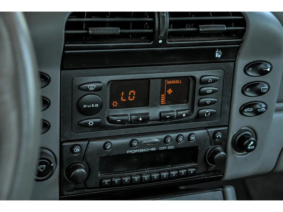 2002 Porsche 996 Carrera - Image 19 of 30