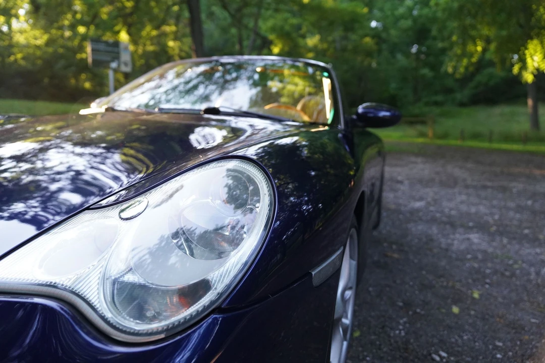 2002 Porsche 996 Carrera - Image 26 of 31