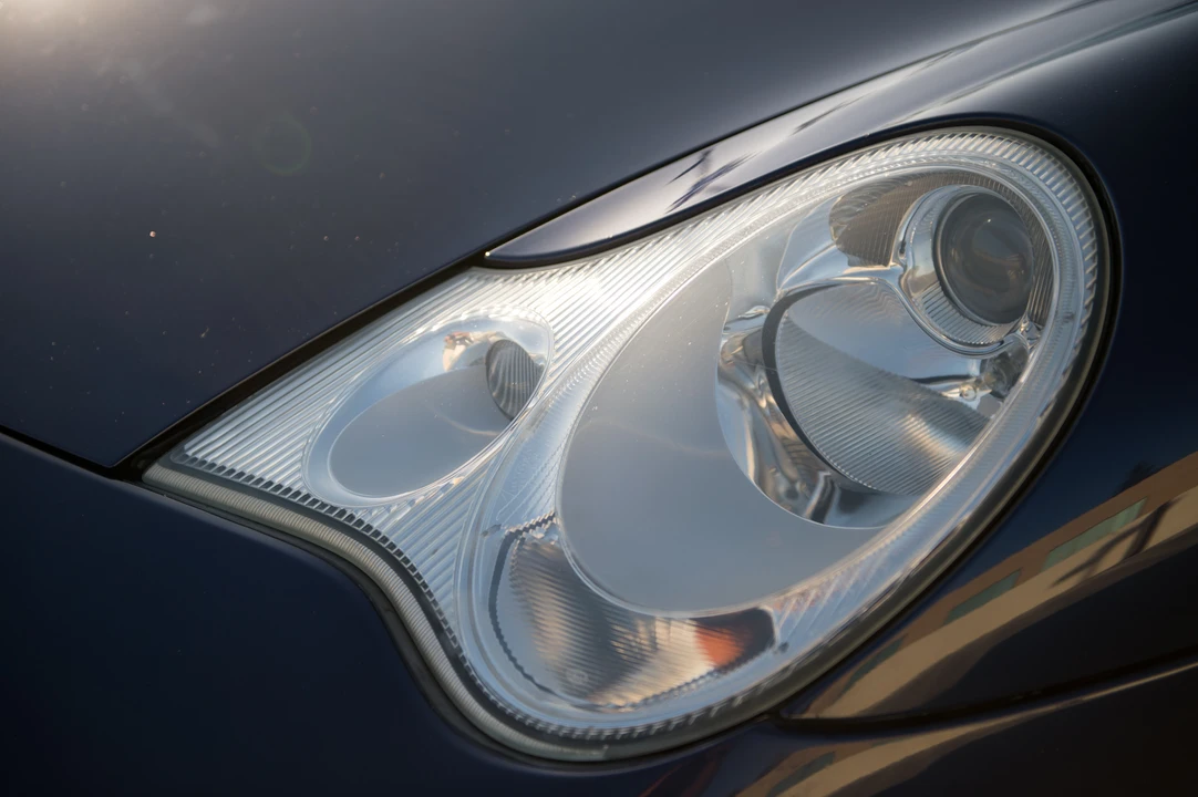 2002 Porsche 996 Carrera - Image 26 of 31