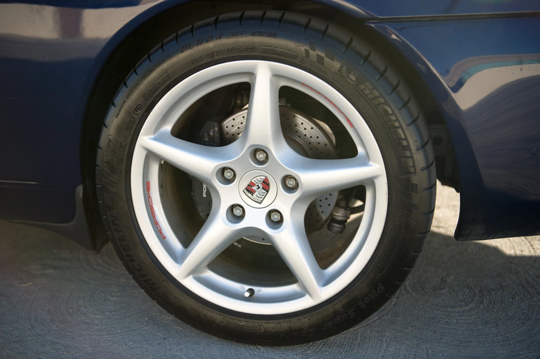 2002 Porsche 996 Carrera - Image 29 of 31