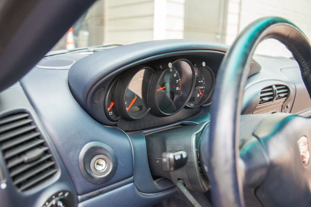 2002 Porsche 996 Carrera - Image 29 of 31