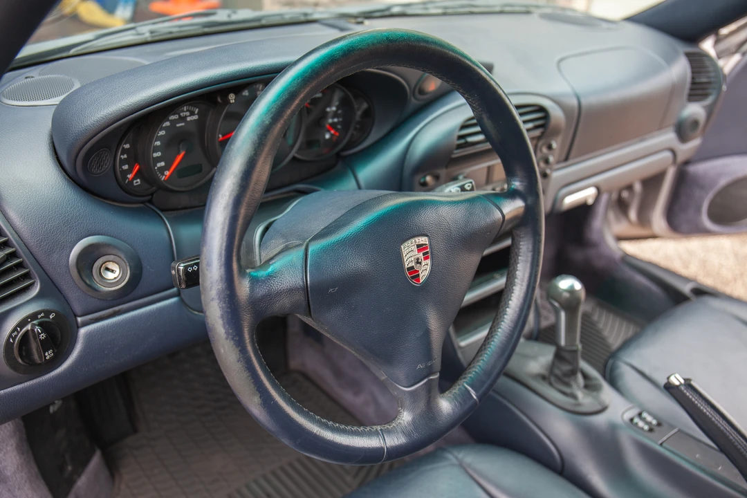 2002 Porsche 996 Carrera - Image 27 of 31