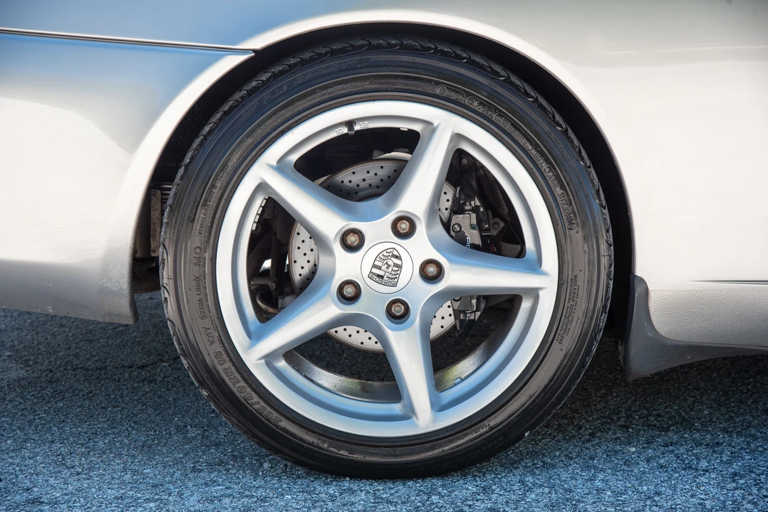 2002 Porsche 996 Carrera - Image 27 of 31