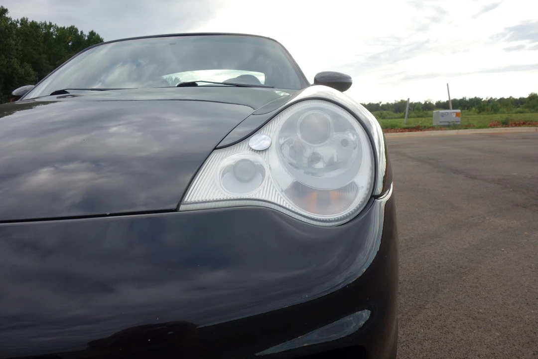 2002 Porsche 996 Carrera - Image 26 of 31