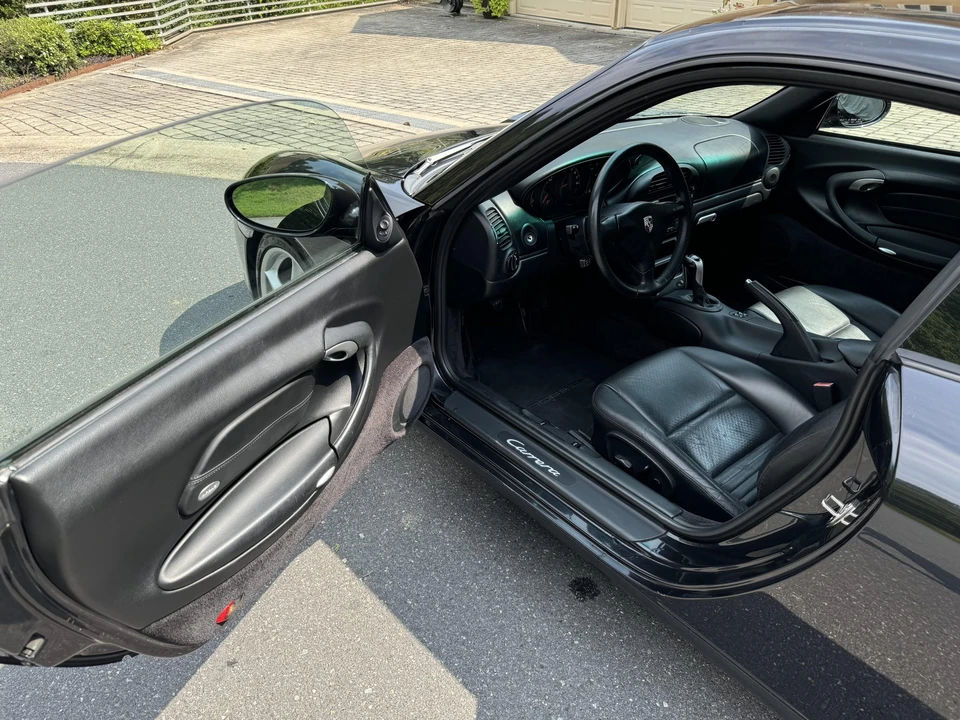 2002 Porsche 996 Carrera - Image 24 of 31