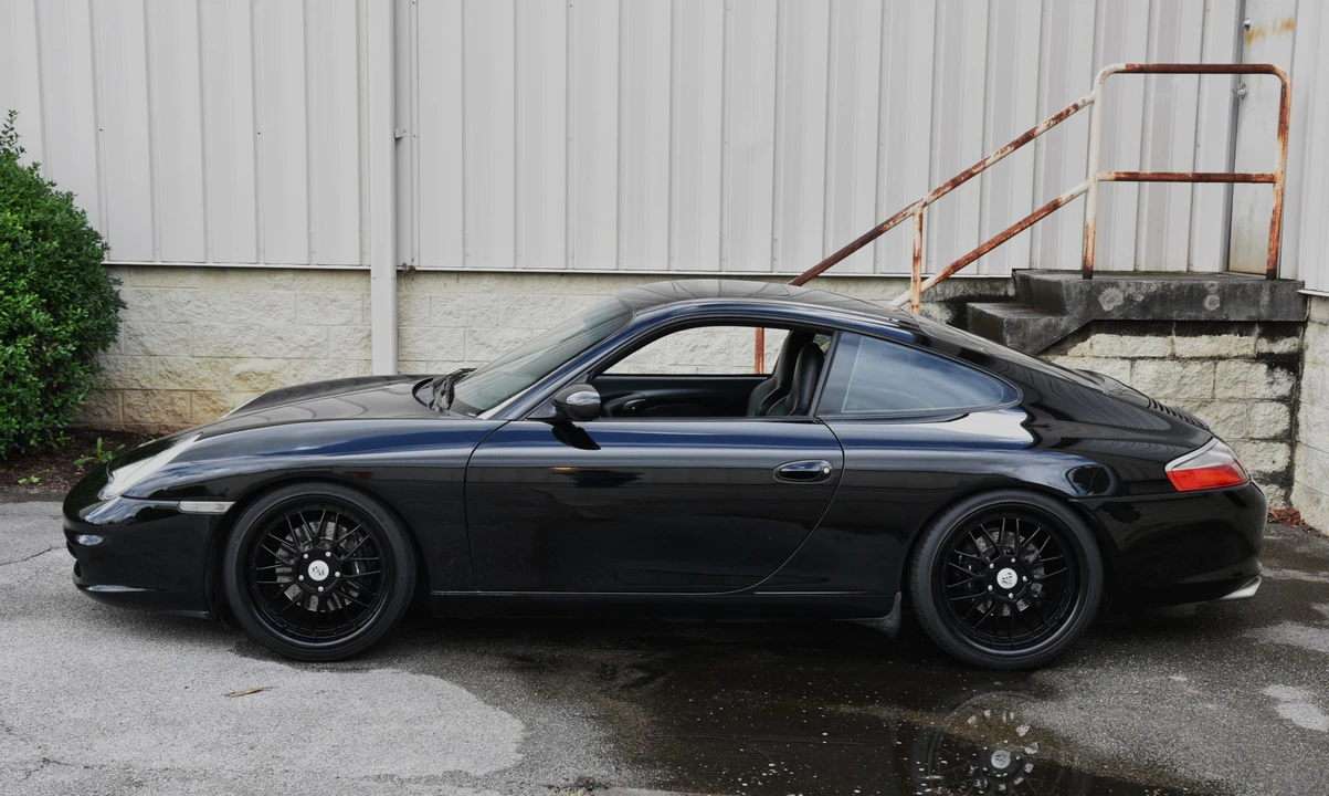 2002 Porsche 996 Carrera - Image 9 of 31